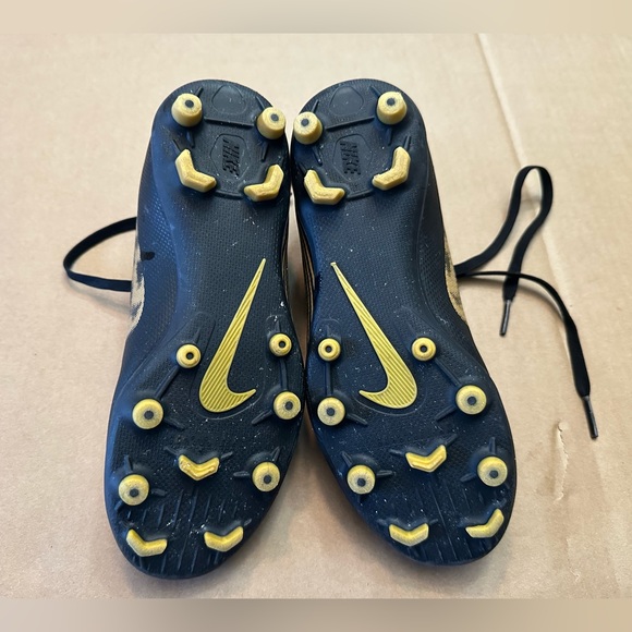 Nike Jr Superfly 7 Club Mercurial Engineer for speed - Picture 4 of 4